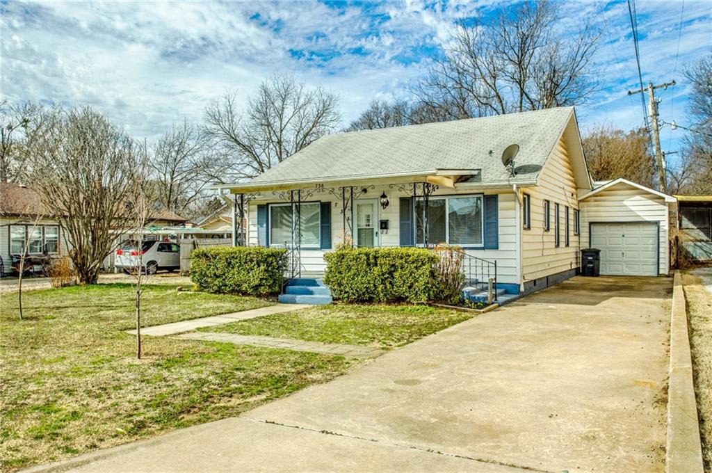 738 N Chapman Ave.