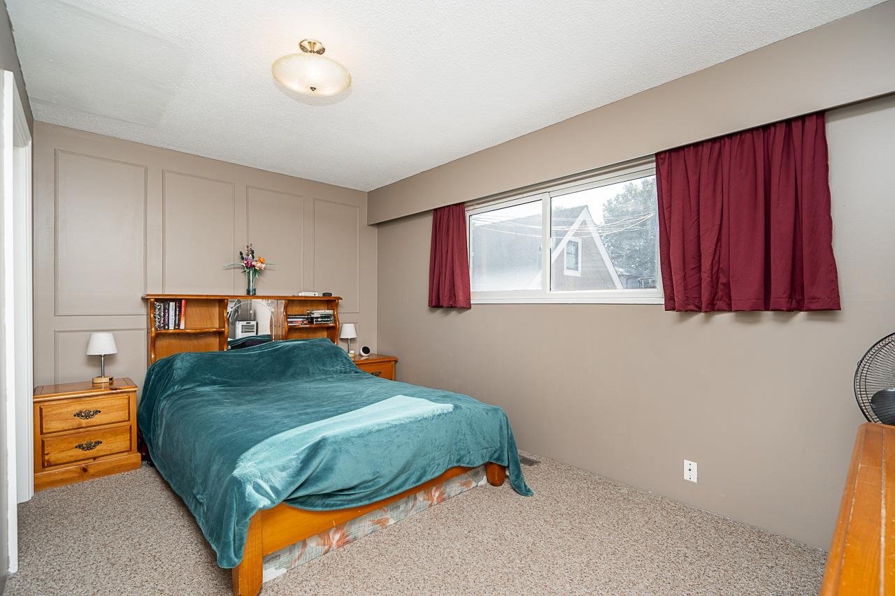 3030 E 24th Ave