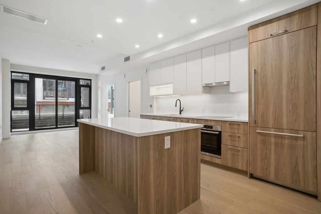 8398 Oak Street 204, Vancouver