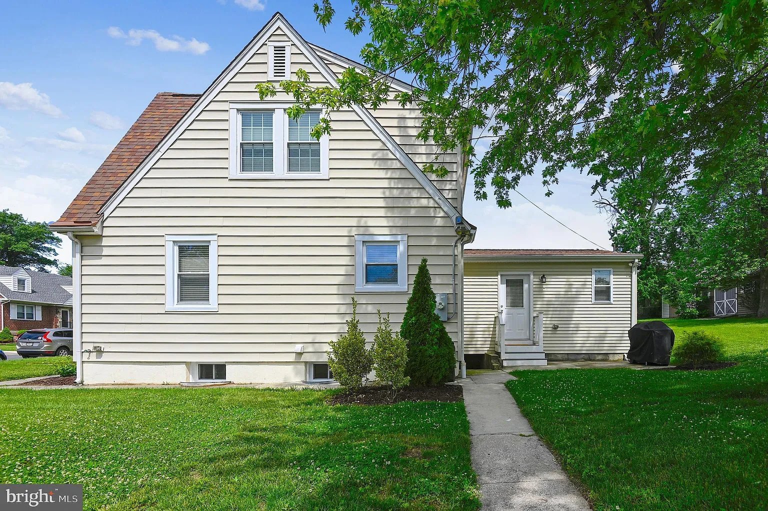 1111 VERNON AVENUE