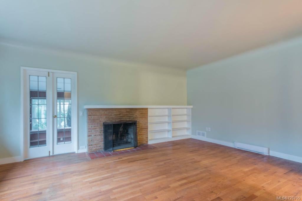 2675 Arbutus Rd