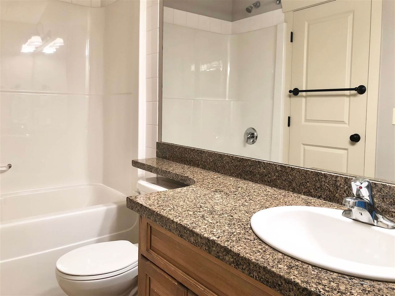 105-45893 Chesterfield Ave
