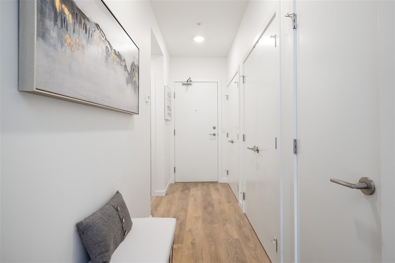 209-725 Marine Dr