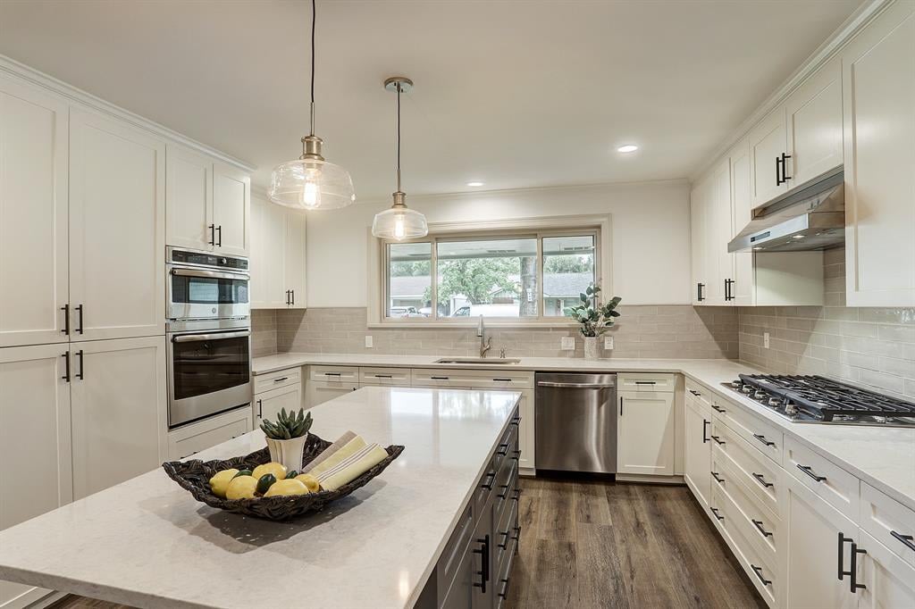 10502 Shadow Wood Drive 