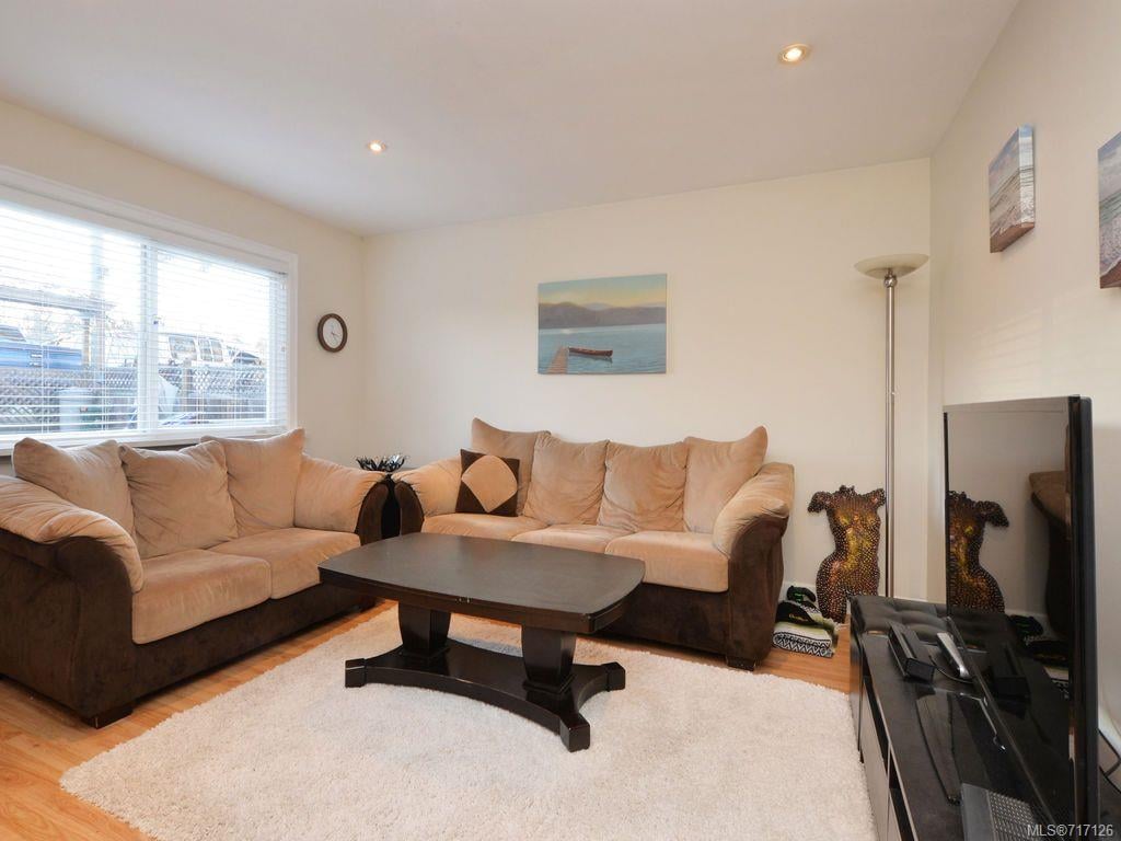 382 Selica Rd, Langford