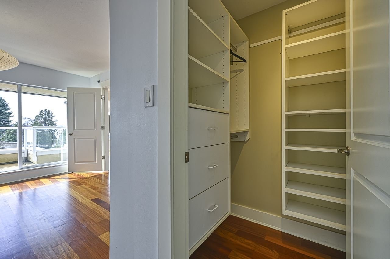 302-2455 Bellevue Ave
