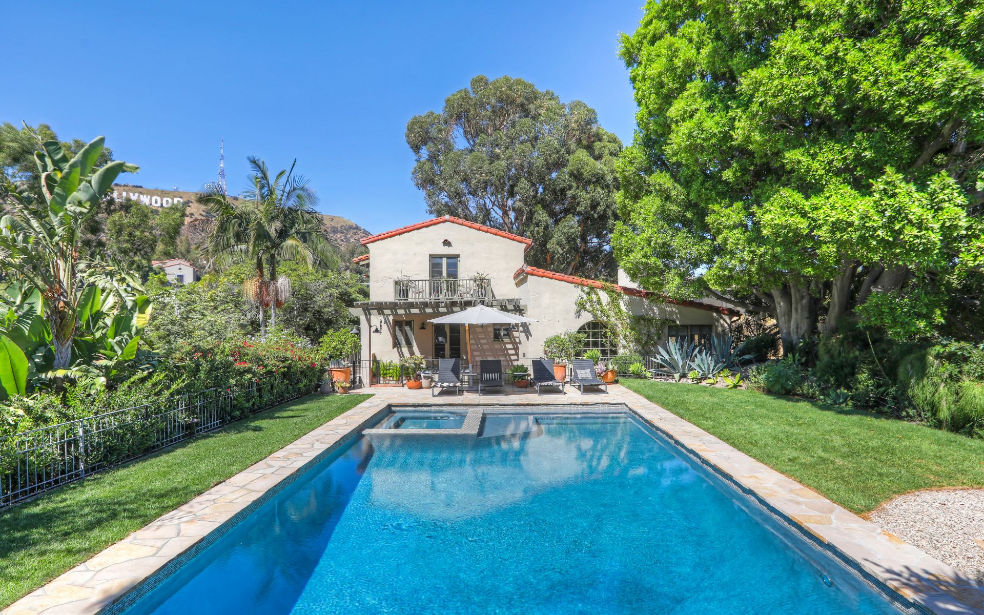  3259 Deronda Dr