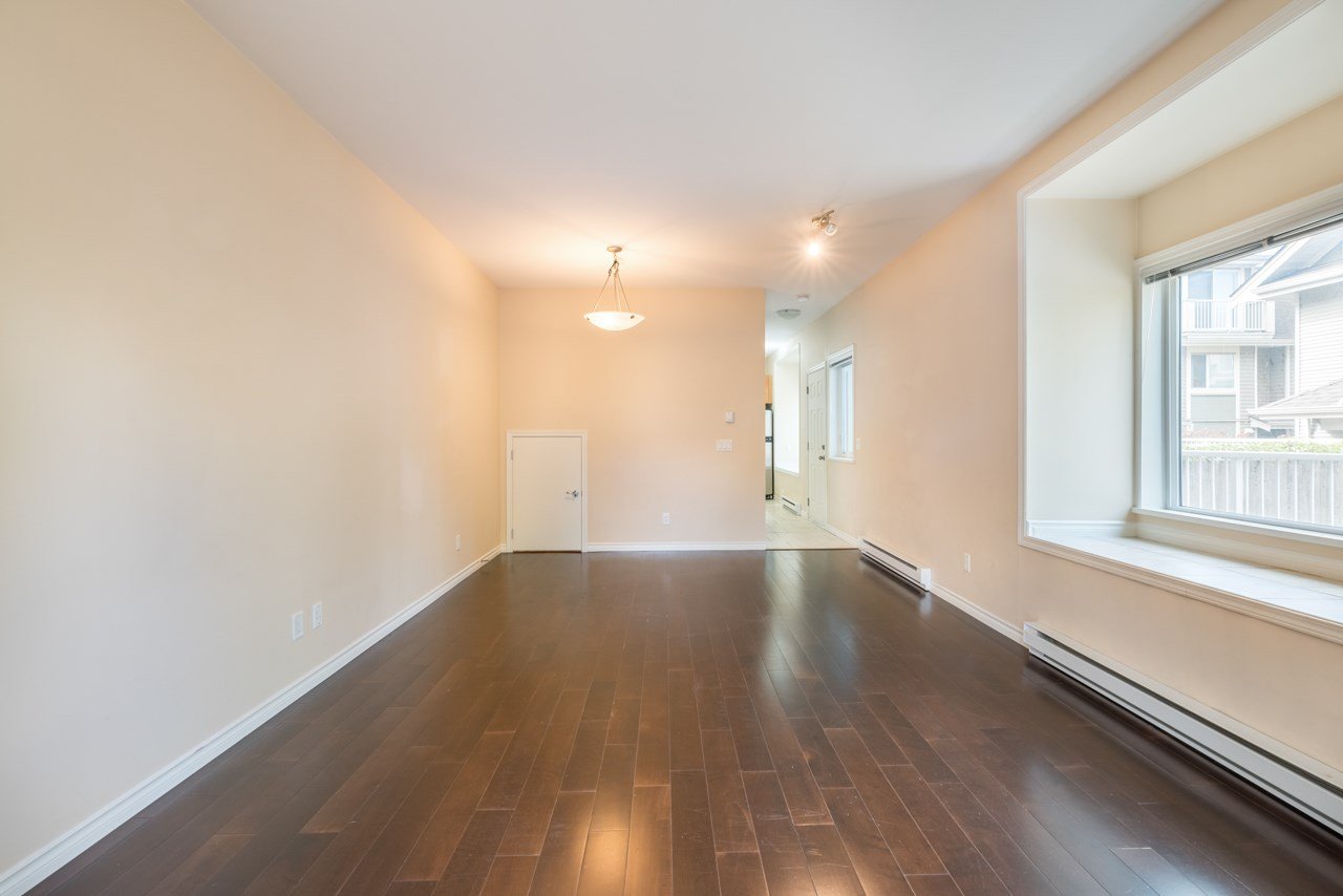 15-621 Langside Ave