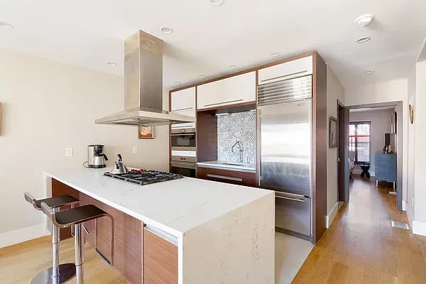 584 Henry Street Unit: GARDEN