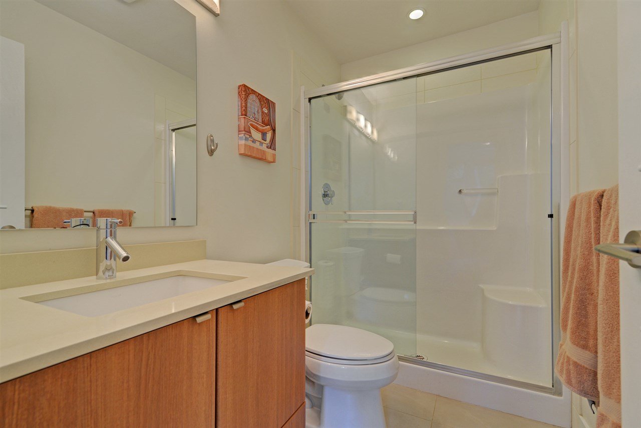 124-735 W 15th St