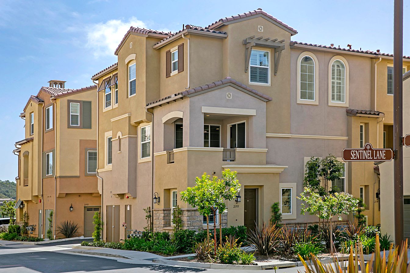2393 Sentinel Ln