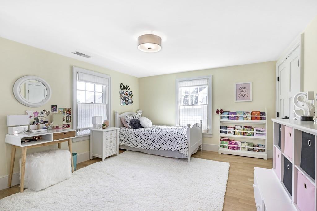 26 Plummer Ave