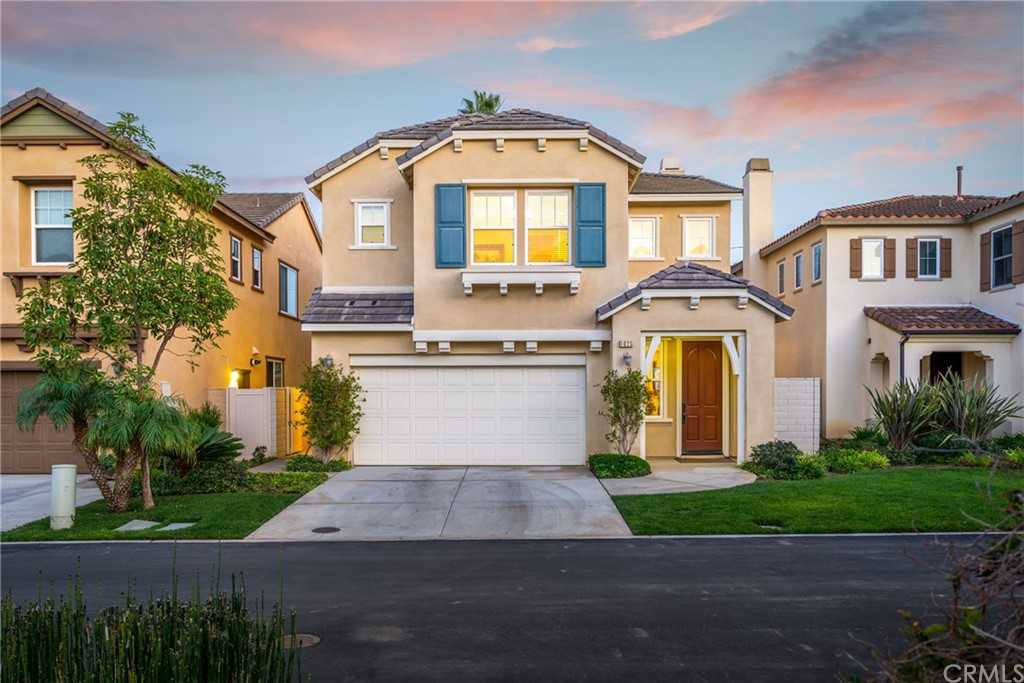 1025 Palmetto Way