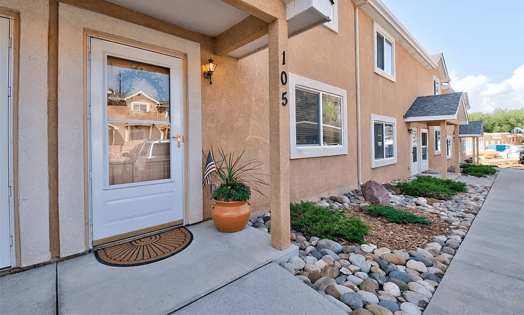 2310 E La Salle St #105