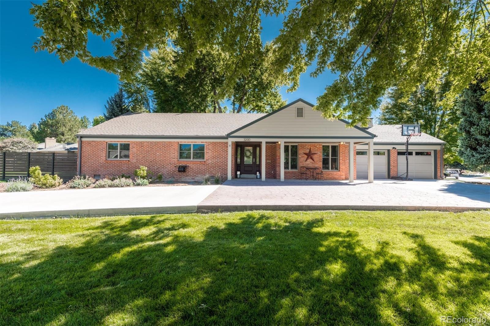3200 E Flora Place