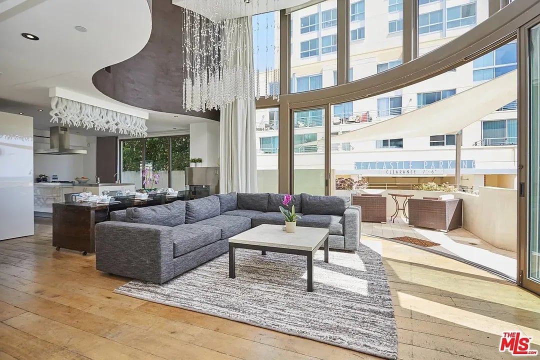 1719 Ocean Front Walk #5