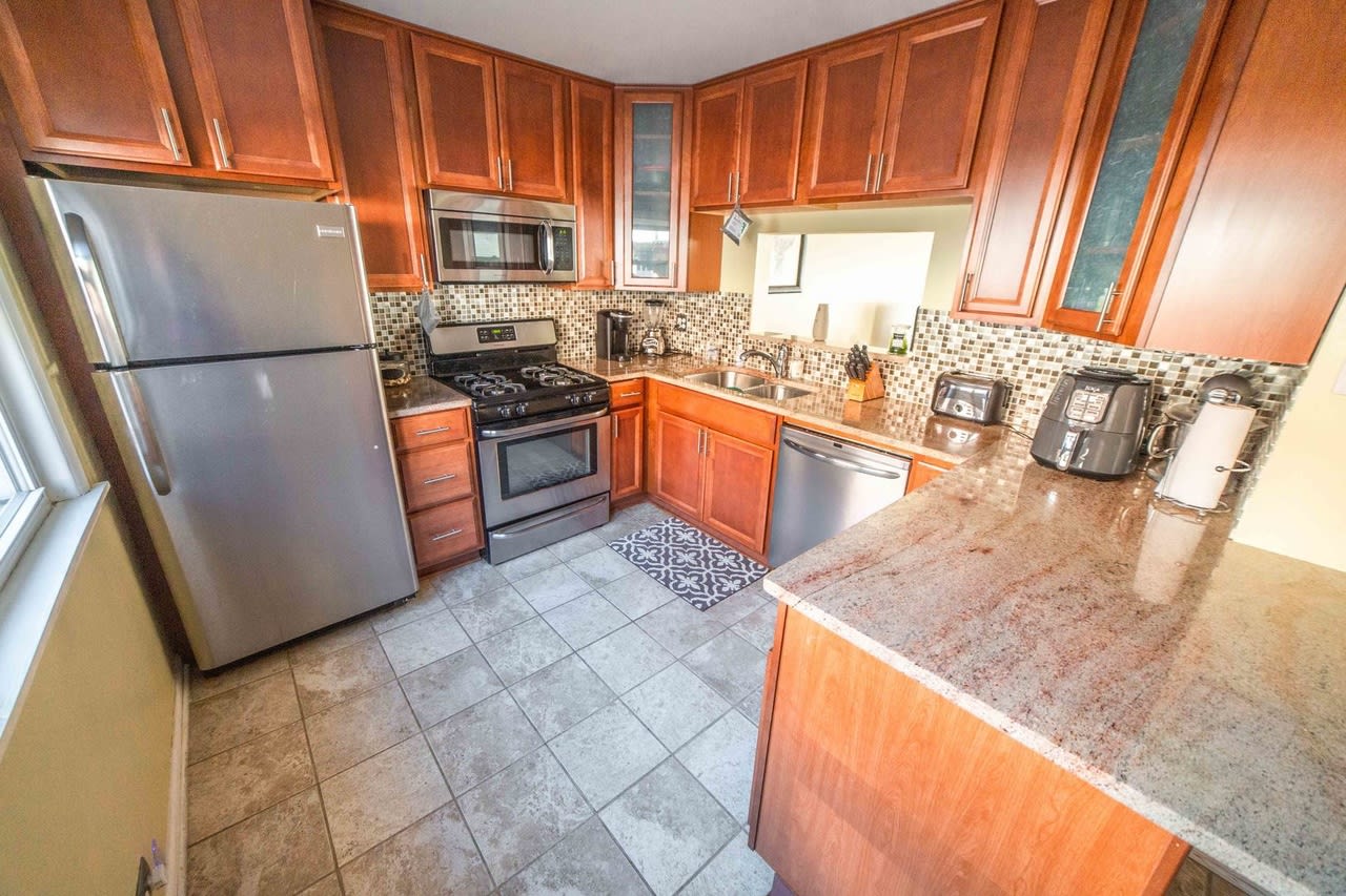 642 N. Northwest Highway Unit C