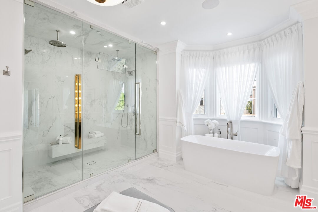 Oasis Sapphire