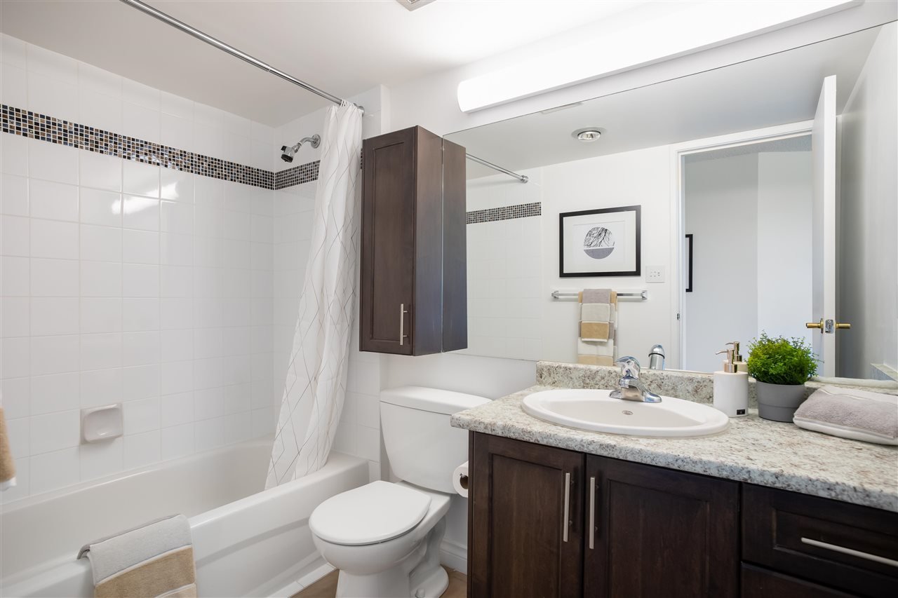 504-4691 W 10th Ave