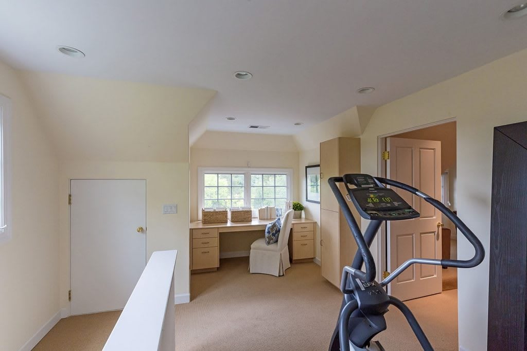 125 Lakeview Dr