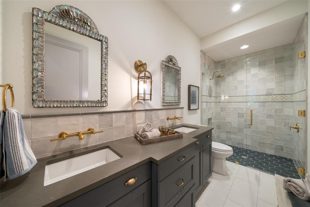 100 Beach Ave, Anna Maria