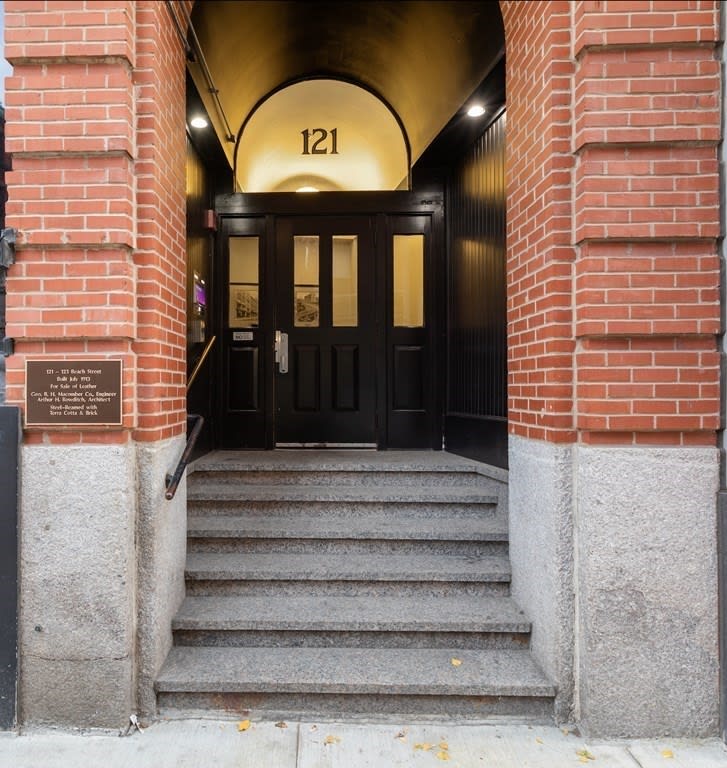 121 Beach St, #102