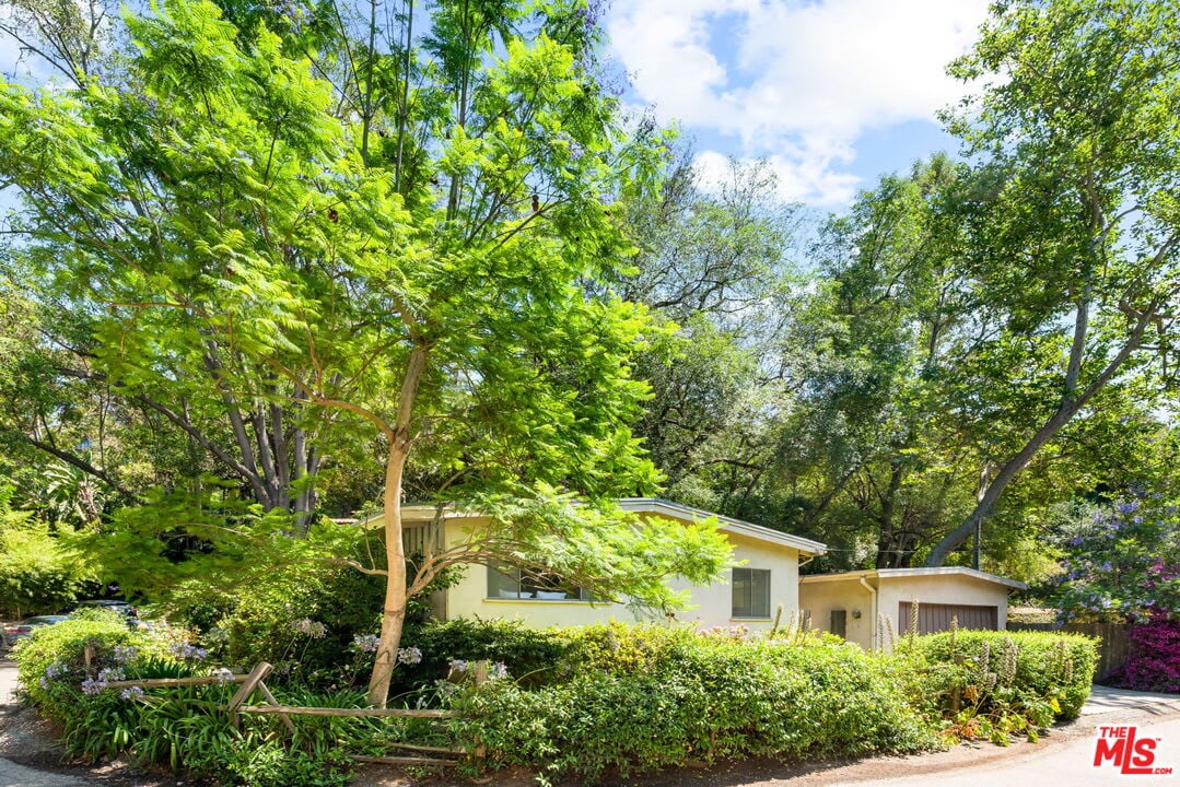 2951 La Castana Dr