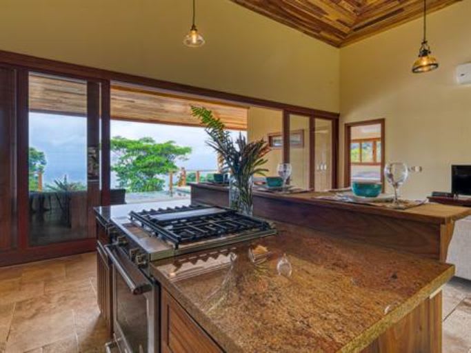 New 4 Bedroom Ocean View in Escalares