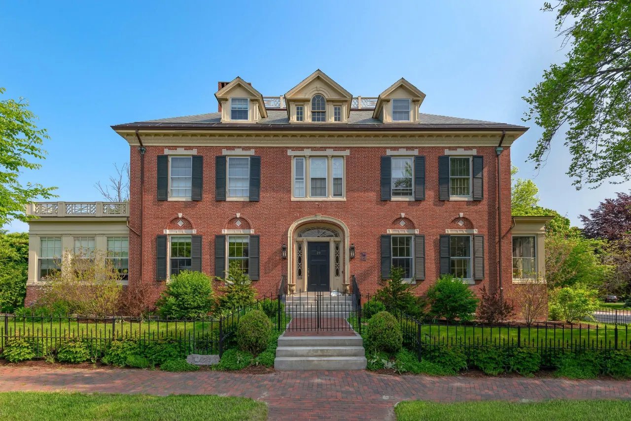 The Buyer Agent Advantage: The Benefits of Partnering with Legacy Properties Sotheby’s International Realty