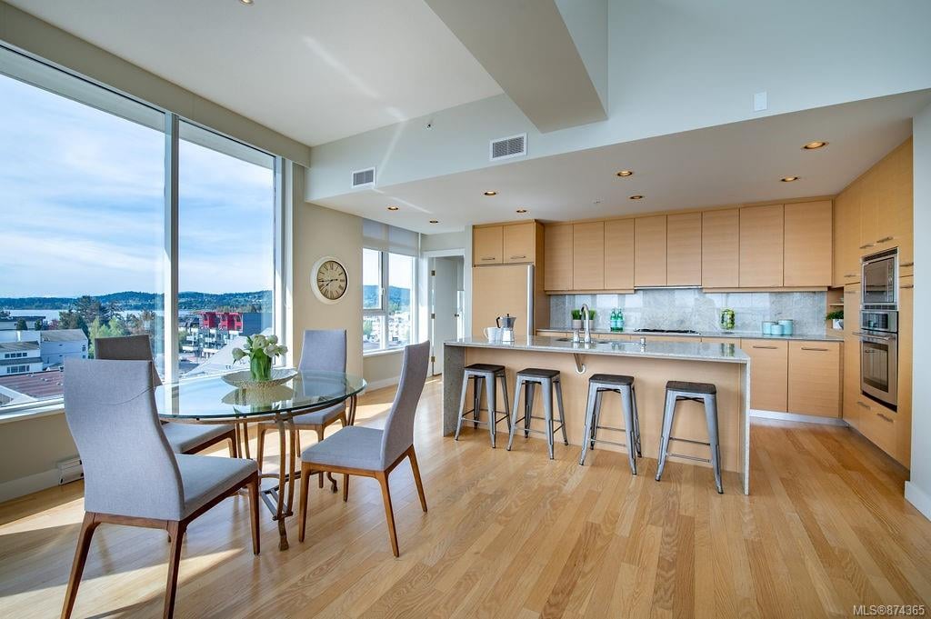 709-9809 Seaport Pl