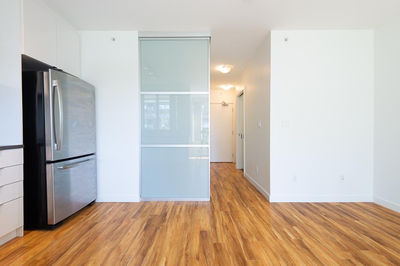 309-289 E 6th Ave