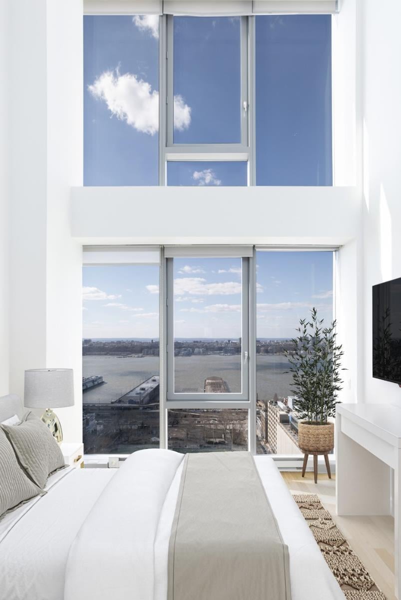 554 West 54th Street, Apt PH-E