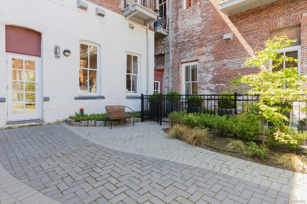 202-562 Yates St, Victoria
