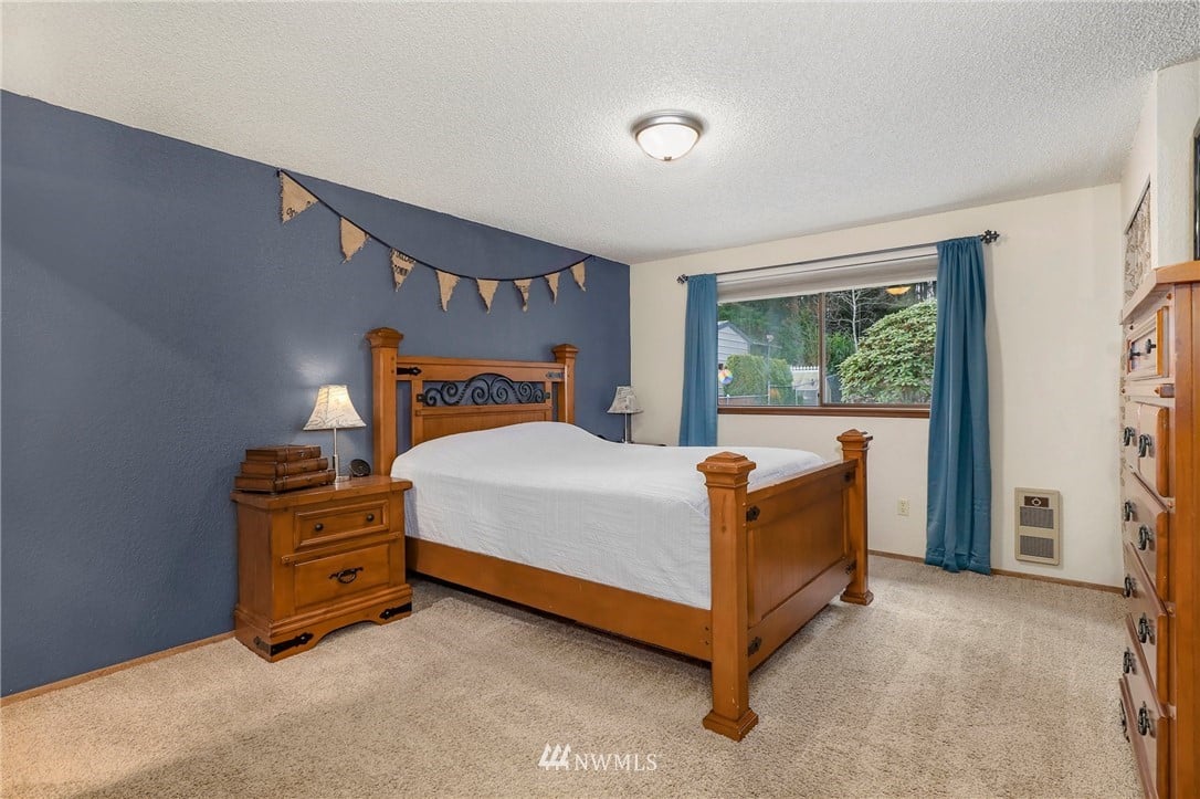 8102 24th Dr