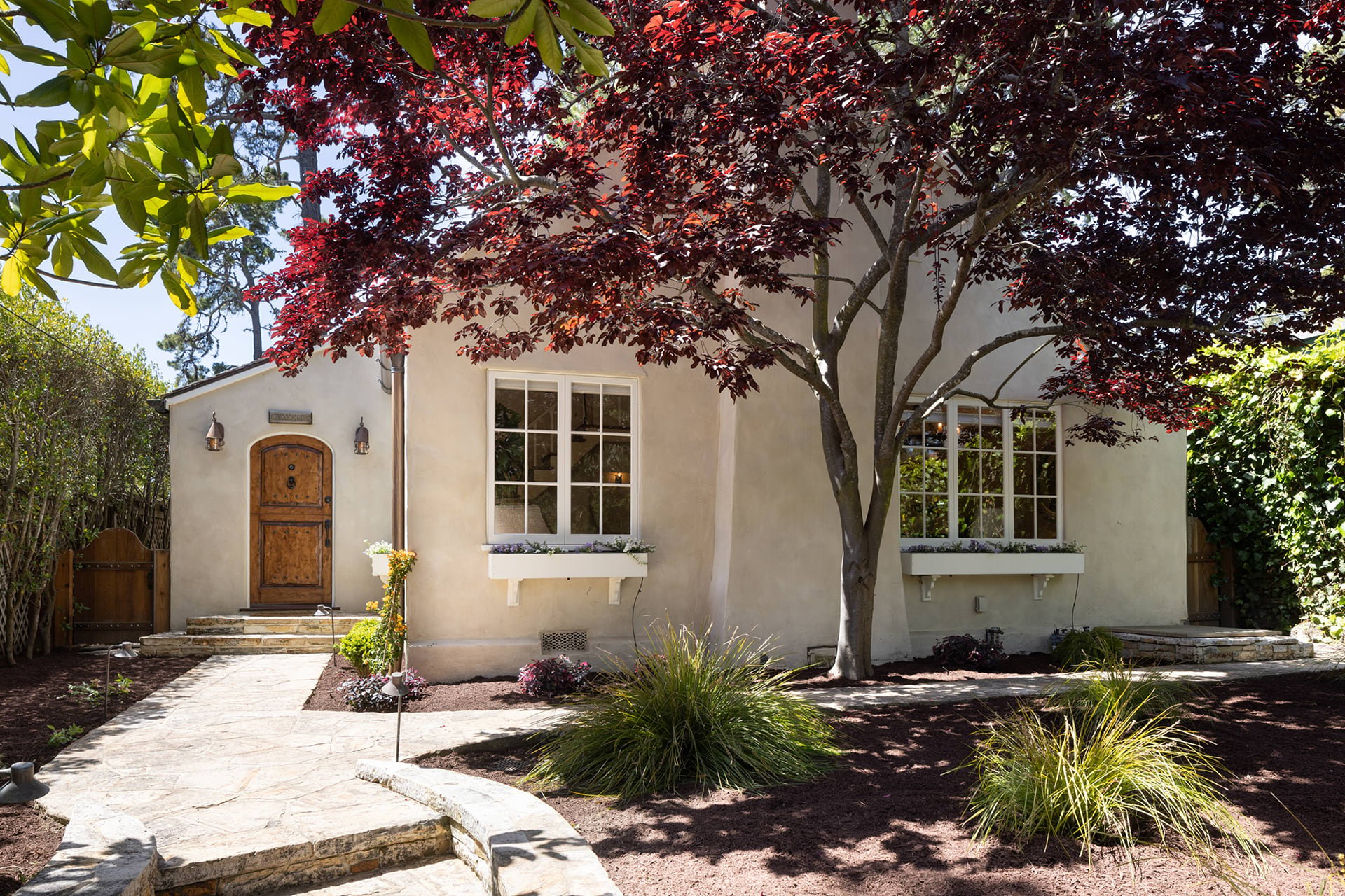 Charming Carmel Jewel - Mission 2NW of 1st