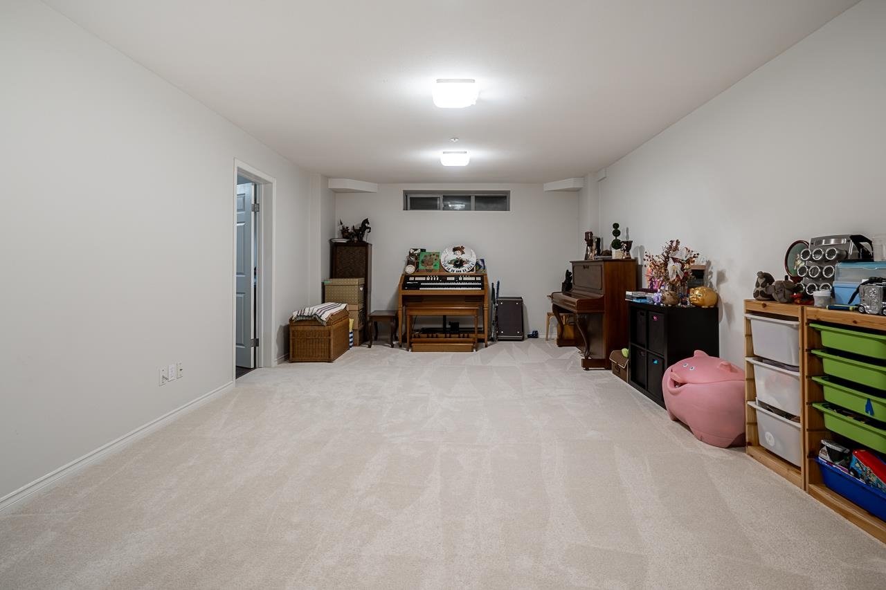 C-1133 E 29th St