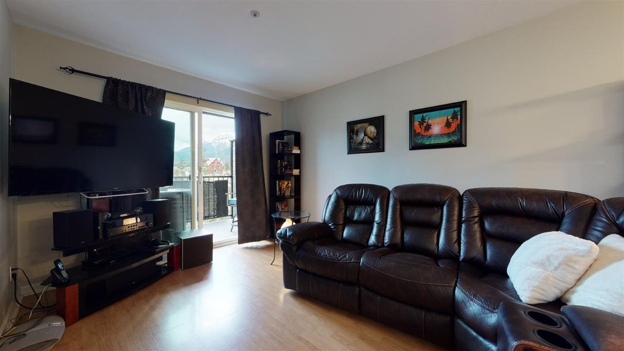 E304-40180 Willow Cres