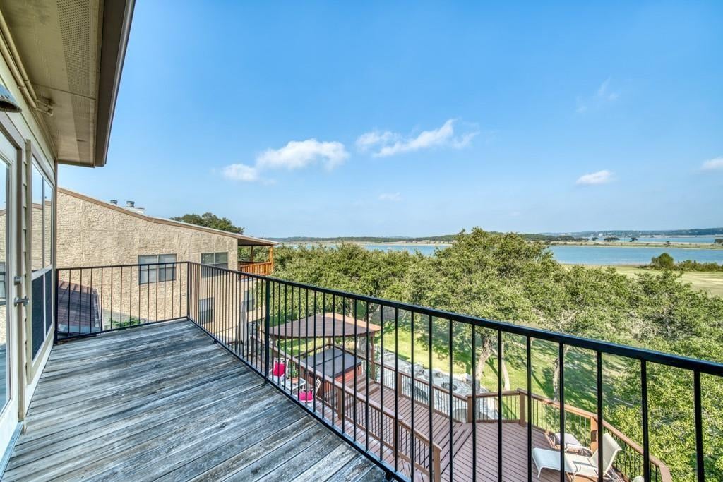 1012 Parkview Dr Canyon Lake, Tx 78133