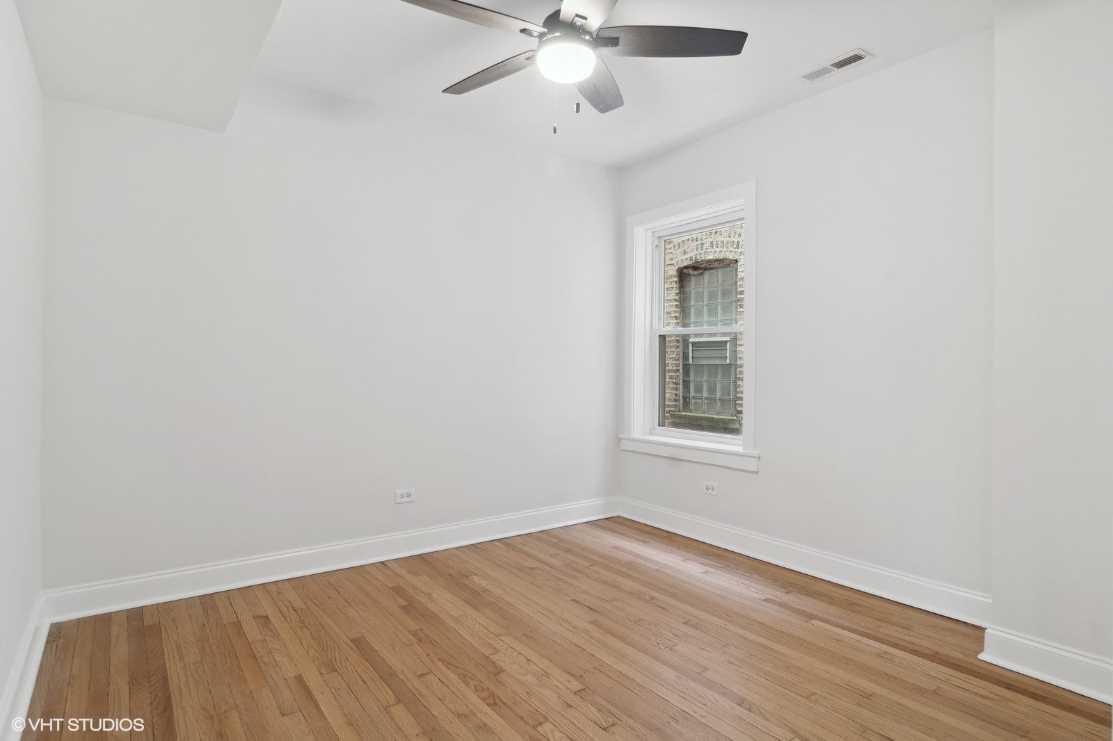 Private Address Unit 1E, Chicago, IL 60625