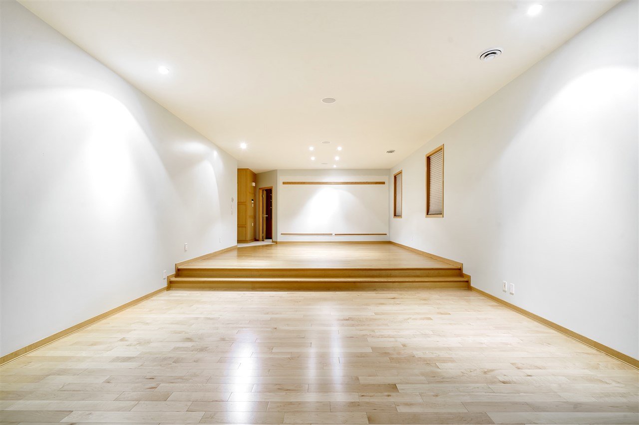 2536 Westhill Dr