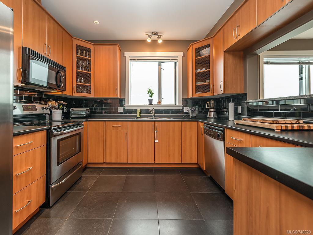 301-330 Waterfront Cres