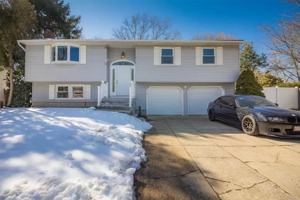 24 Cedar Ridge Dr