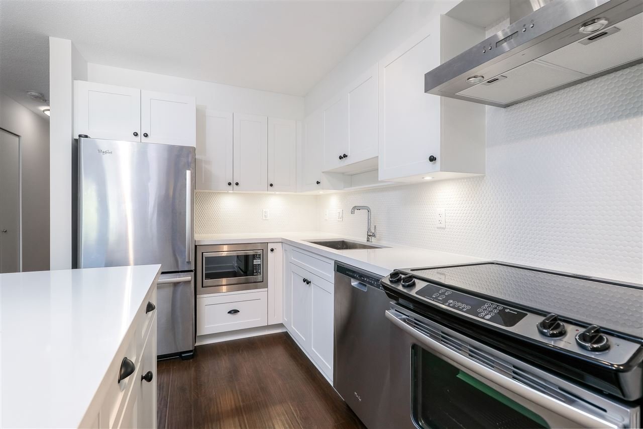 211-500 Royal Ave
