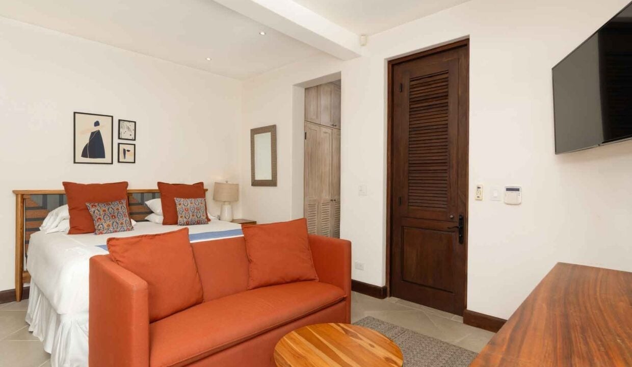 Private Walkable Beach Town Studio, Flamingo, Guanacaste