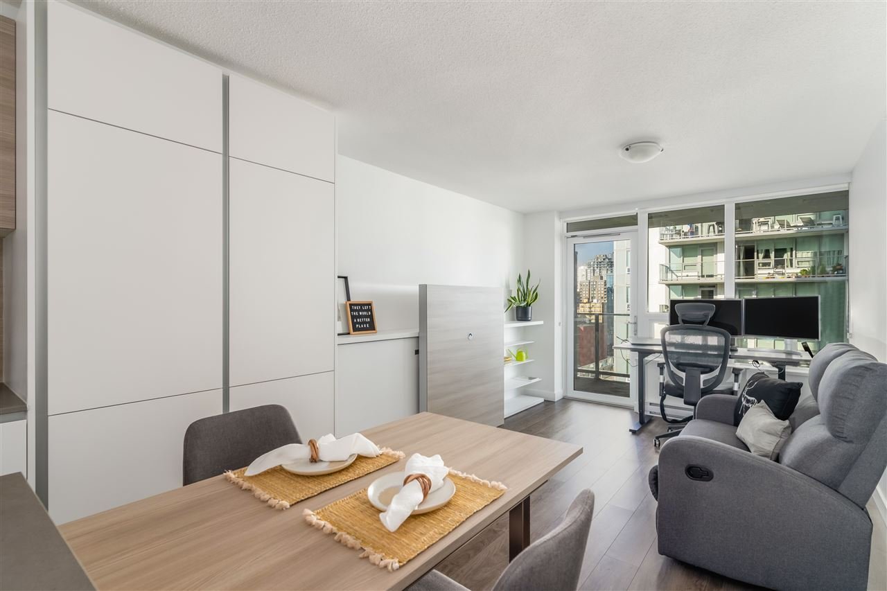 1106-988 Quayside Dr