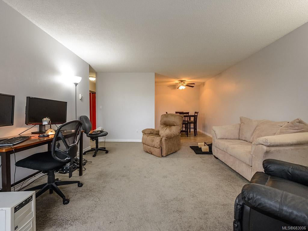 406-2757 Quadra St