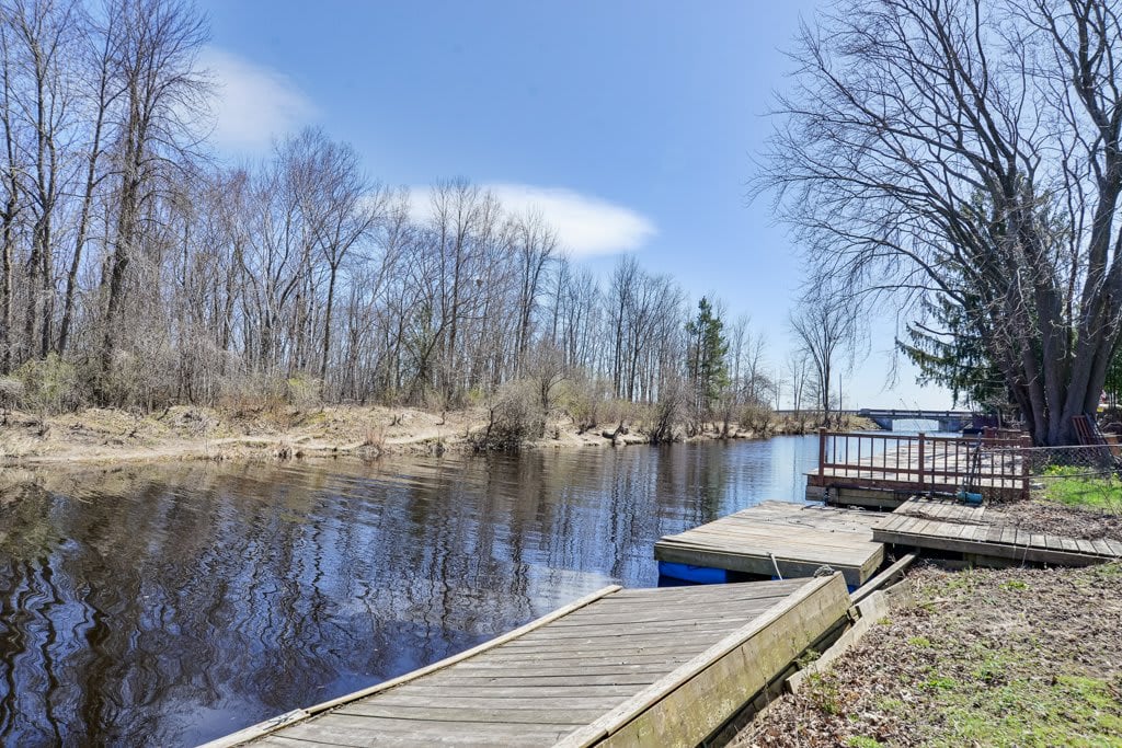 15 Lankin Blvd