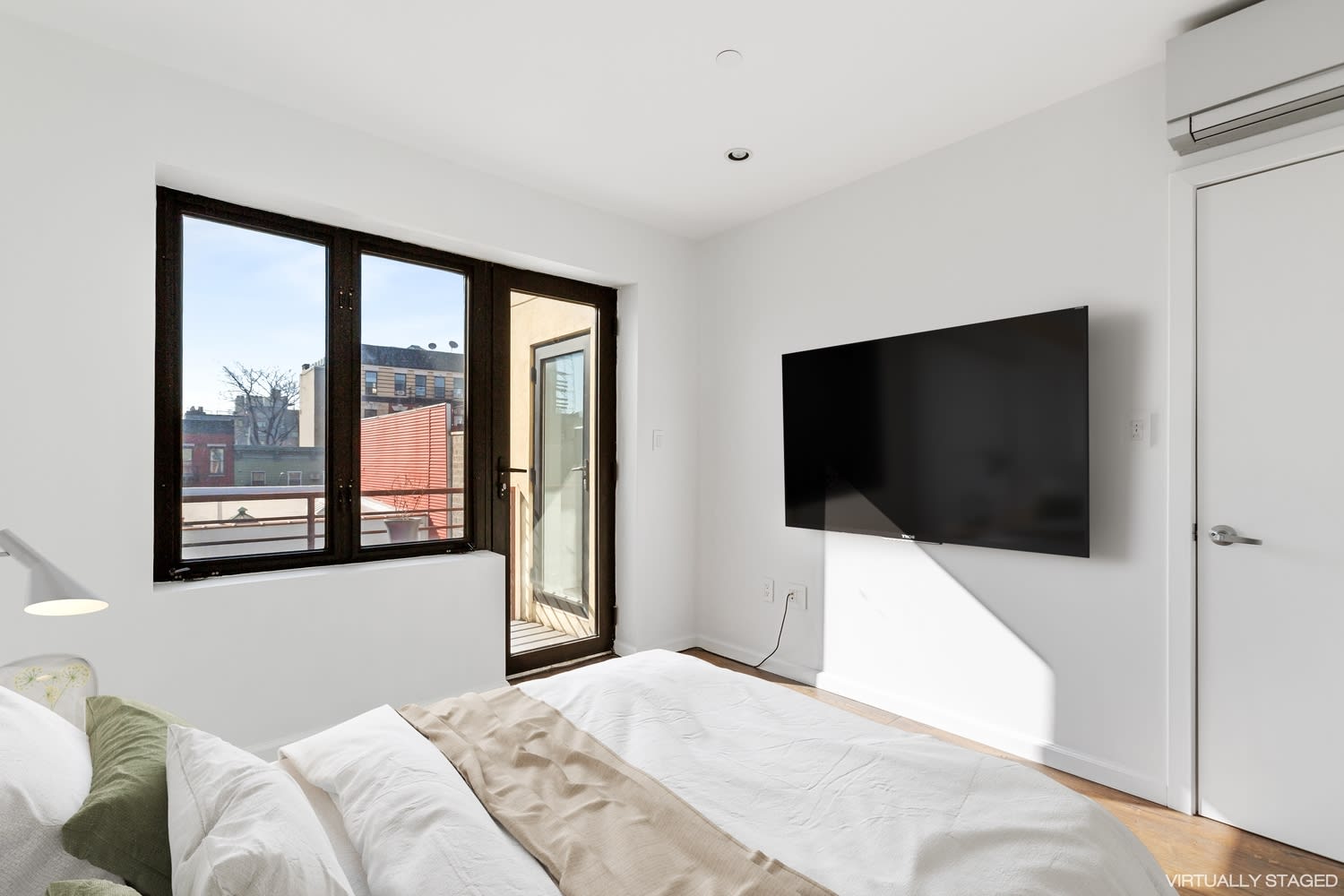 14 Conselyea St, #4