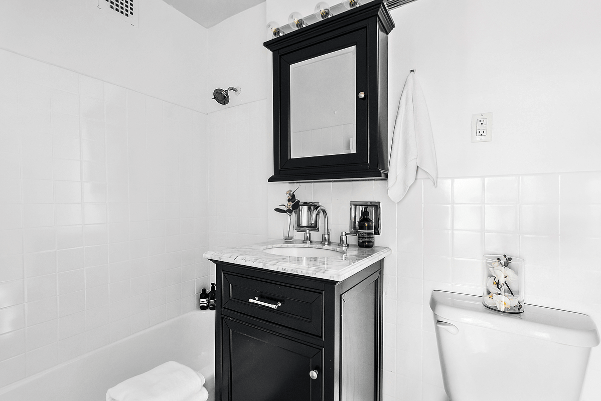 85 Livingston St #4O