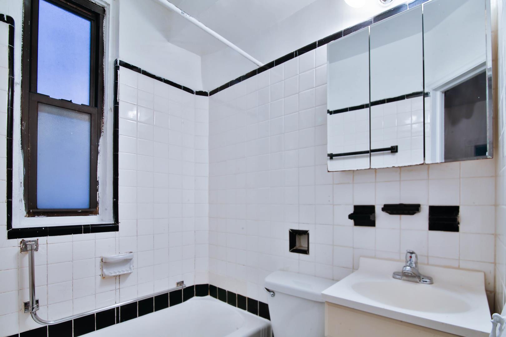 416 East 89th Street, Apt 4-R